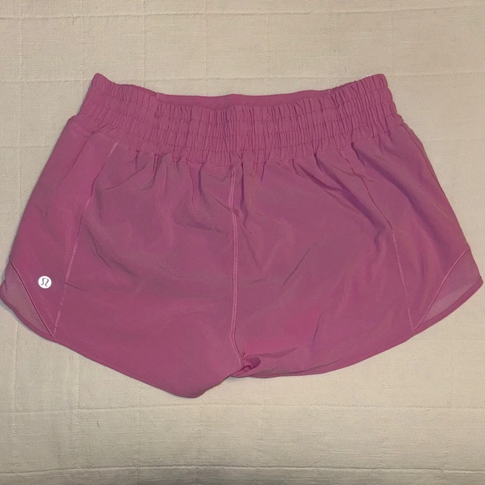 Lululemon Hotty Hot High-Rise Lined Short 2.5” - Dahlia Mauve - Size 8 - Picture 2 of 5